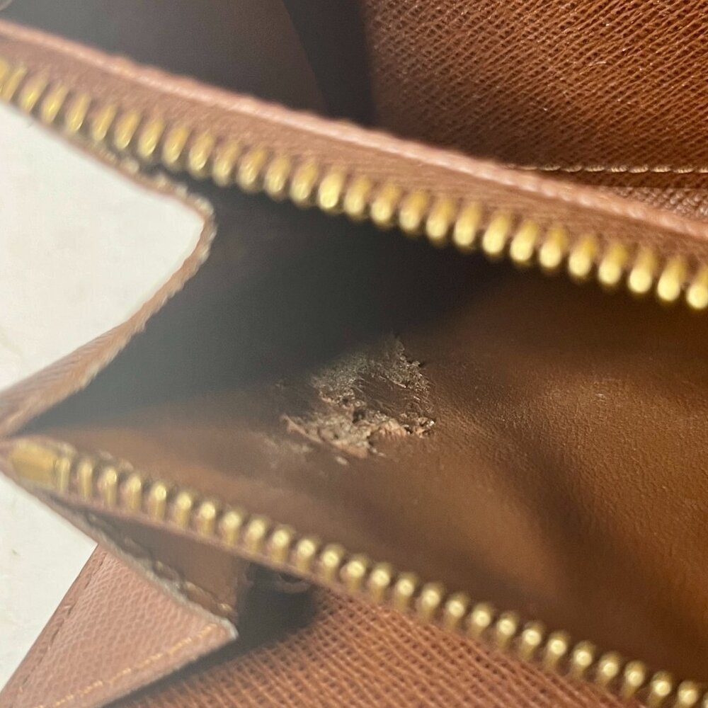 Louis Vuitton Monogram Sarah Wallet w Dust Bag and Box Pre-loved - Picture 10 of 14